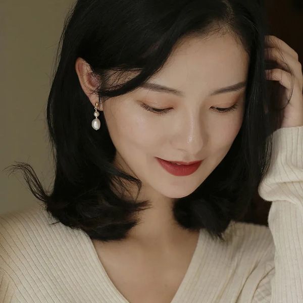 baroque handmade pearl chandelier earring studs eastern aesthetics, Silver
baroque handmade pearl chandelier earring studs eastern aesthetics, Silver