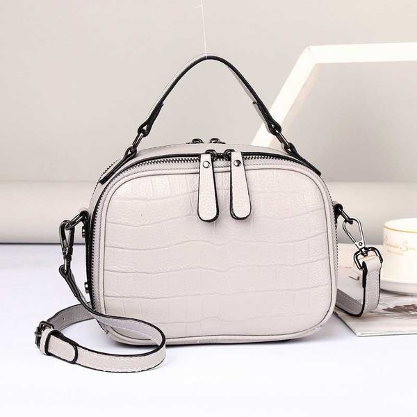 luxury handbags women's 2021 pattern small square head leather msenger hand fashion shoulder bag 6033
luxury handbags women's 2021 pattern small square head leather msenger hand fashion shoulder bag 6033