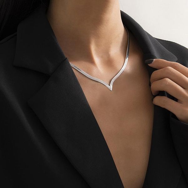 chokers punk flat blade snake link chain choker necklace women clavicle metal collares jewelry waterproof filmy, Golden;silver
chokers punk flat blade snake link chain choker necklace women clavicle metal collares jewelry waterproof filmy, Golden;silver