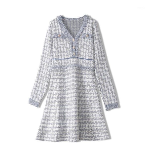 fall runway slim tassel trim ladies short vestidos vintage v-neck elegant houndstooth knitted dresses long-sleeved high waist, Black;gray
fall runway slim tassel trim ladies short vestidos vintage v-neck elegant houndstooth knitted dresses long-sleeved high waist, Black;gray