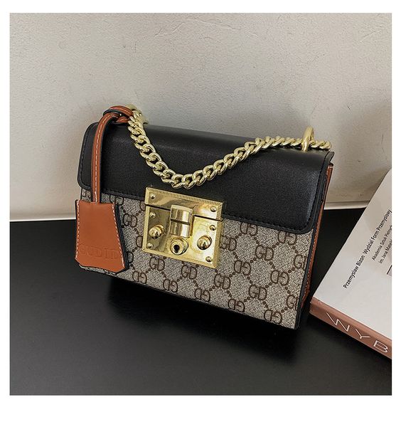 luxury quality urban high sense autumn 2021 fashion chain small square printed portable single shoulder diagonal bag
luxury quality urban high sense autumn 2021 fashion chain small square printed portable single shoulder diagonal bag