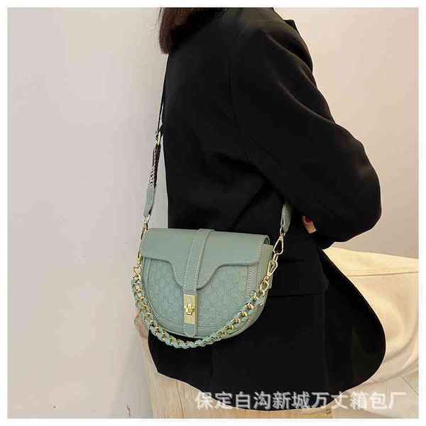 2022 latest models handbag wholesale chain saddle bag spring and summer trend solid color single shoulder wide shoulder
2022 latest models handbag wholesale chain saddle bag spring and summer trend solid color single shoulder wide shoulder