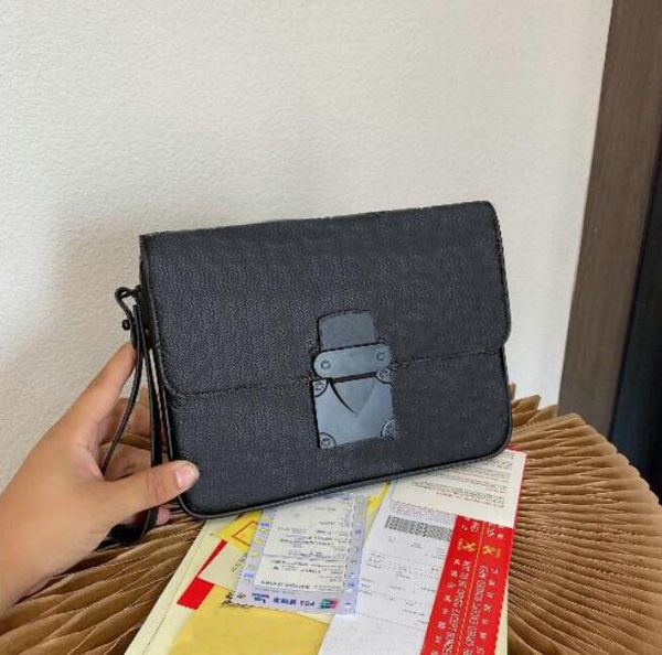 2022 designer embossing travel toiletry pouch 27 cm protection makeup clutch women genuine leather waterproof designer cosmetic bags
2022 designer embossing travel toiletry pouch 27 cm protection makeup clutch women genuine leather waterproof designer cosmetic bags