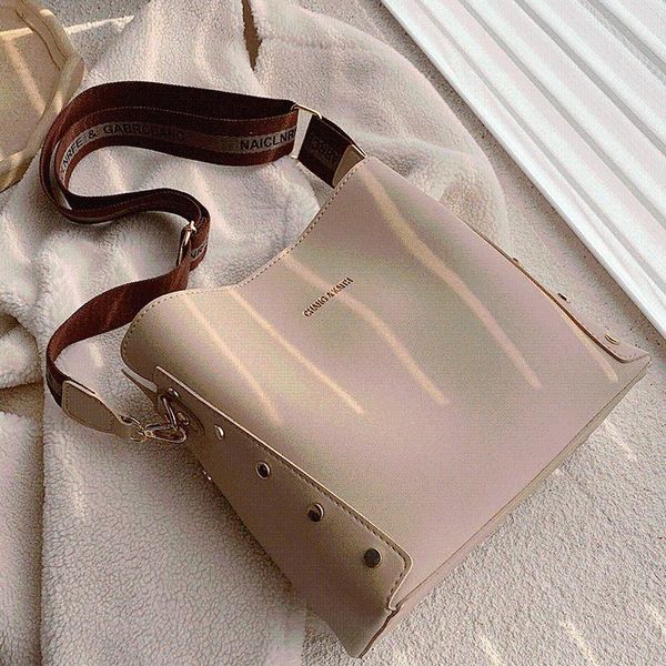 evening bags totes women large capacity smooth handbags pu shoulder messenger bag female retro daily lady elegant
evening bags totes women large capacity smooth handbags pu shoulder messenger bag female retro daily lady elegant