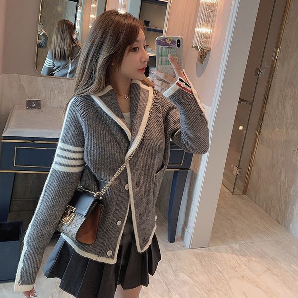 men's and women's 2021 autumn winter new tb wool knitted cardigan thickened men's same loose reversible turtleneck sweater co, White;black
men's and women's 2021 autumn winter new tb wool knitted cardigan thickened men's same loose reversible turtleneck sweater co, White;black