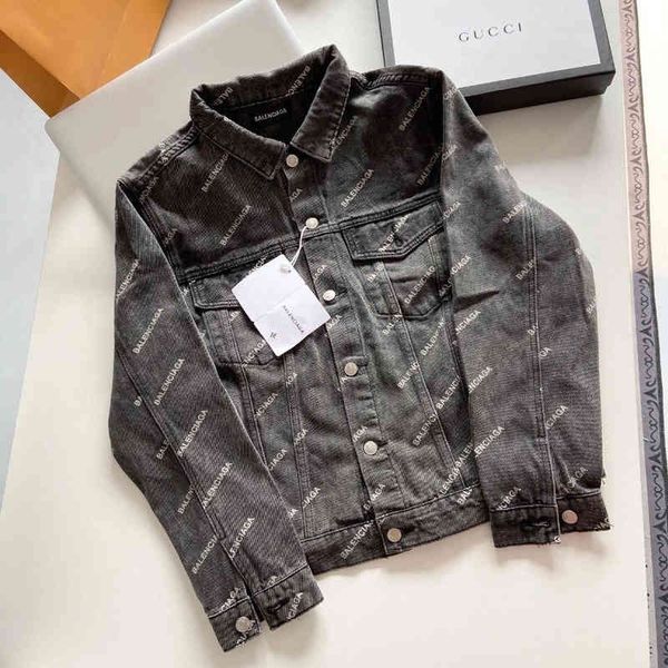 designer2021 new full print with embroidered letter on the back denimbalencaiga, Black;brown
designer2021 new full print with embroidered letter on the back denimbalencaiga, Black;brown