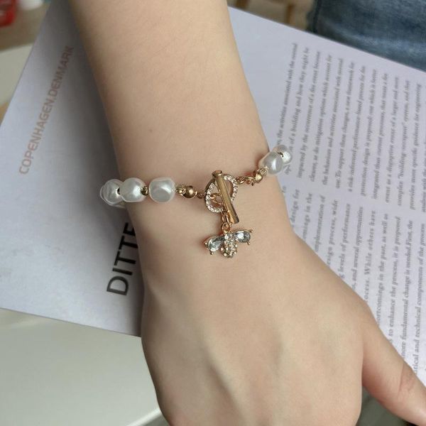 charm bracelets ihues zircon bee pearl bracelet female korean version micro-inlaid ot buckle for girlfriend gift, Golden;silver
charm bracelets ihues zircon bee pearl bracelet female korean version micro-inlaid ot buckle for girlfriend gift, Golden;silver