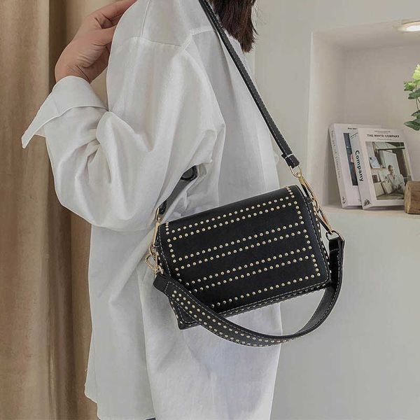 leather s for 2021 new design cross-body luxury women bag rivet lady handbag and purse female bolso c0601
leather s for 2021 new design cross-body luxury women bag rivet lady handbag and purse female bolso c0601