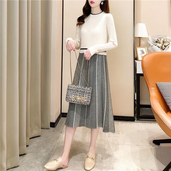 casual dresses women's knitted dress autumn winter style matching coat with shirt mid length color blocking sweater skirt over the knee, Black;gray
casual dresses women's knitted dress autumn winter style matching coat with shirt mid length color blocking sweater skirt over the knee, Black;gray
