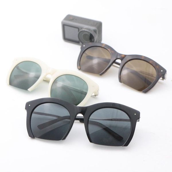 semicircle frame simple fashion women's sunglasses white black tortoiseshell men's glasses anti-uv400
semicircle frame simple fashion women's sunglasses white black tortoiseshell men's glasses anti-uv400