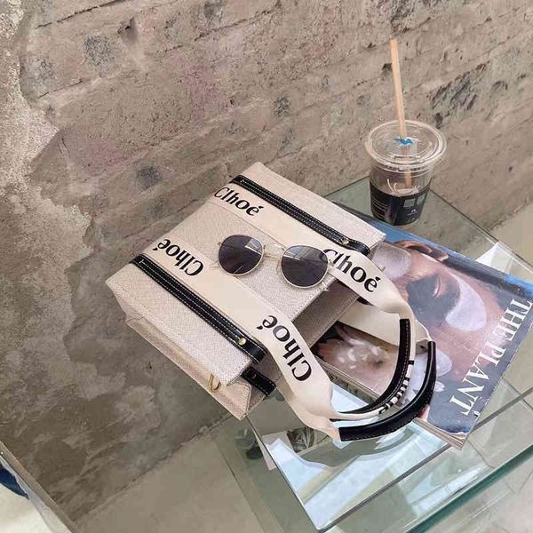 wholesale letter in fashion women's 2021 summer canvas japanese and korean one shoulder messenger leisure large luxurys designers bag
wholesale letter in fashion women's 2021 summer canvas japanese and korean one shoulder messenger leisure large luxurys designers bag
