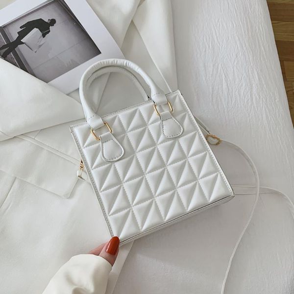 cross body geometric pattern small pu leather crossbody bags for women 2021 summer fashion trendy luxury pearl chain shoulder bag
cross body geometric pattern small pu leather crossbody bags for women 2021 summer fashion trendy luxury pearl chain shoulder bag