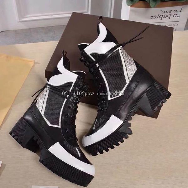 shoes winter women short boots leather thick soles martin boots head layer cowhide + fine cow inside the wool legs import suede 42
shoes winter women short boots leather thick soles martin boots head layer cowhide + fine cow inside the wool legs import suede 42
