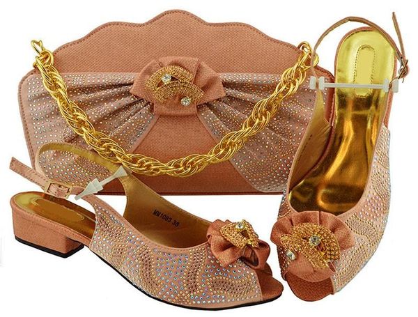 beautiful peach women kitten heel shoes with rhinestone bowtie style african match handbag set for dress mm1083, Black
beautiful peach women kitten heel shoes with rhinestone bowtie style african match handbag set for dress mm1083, Black