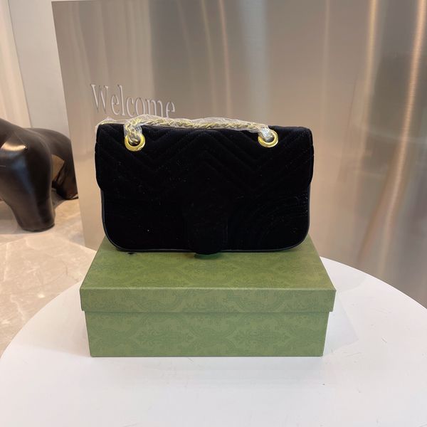 2021 small size womam handbag crossbody bag golden lock women luxurys designers velvet surface genuine leathe shoulder bags 4 colors
2021 small size womam handbag crossbody bag golden lock women luxurys designers velvet surface genuine leathe shoulder bags 4 colors