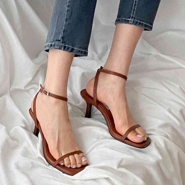 dress shoes sandálias brancas marrons salto sandália sapatos de moda marca cinta flip flops fino bombas tamanho 33-42 enql, Black
dress shoes sandálias brancas marrons salto sandália sapatos de moda marca cinta flip flops fino bombas tamanho 33-42 enql, Black