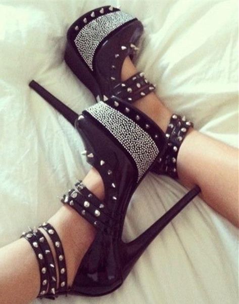 dress shoes gooforon shoes, women's super high heels, 15cm heels with black patent leather, rivet decoration fashion
dress shoes gooforon shoes, women's super high heels, 15cm heels with black patent leather, rivet decoration fashion