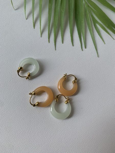 hoop & huggie small acrylic resin earrings brown or beige color retro neon for 80s party costume accessory, Golden;silver
hoop & huggie small acrylic resin earrings brown or beige color retro neon for 80s party costume accessory, Golden;silver