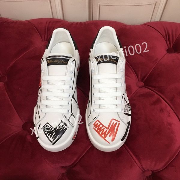 2022 calfskin sneaker classic boots luxurys designers runner trainers sneakers white leather chaussures vintage mens womens sport casual sho, Black
2022 calfskin sneaker classic boots luxurys designers runner trainers sneakers white leather chaussures vintage mens womens sport casual sho, Black