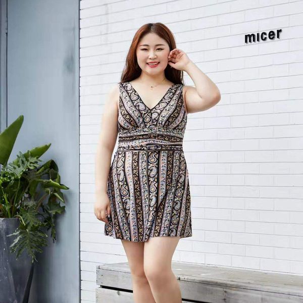 covered 2021 female middle-aged fat mm belly one-piece conservative flat angle skirt fattening oversize better sp, White;black
covered 2021 female middle-aged fat mm belly one-piece conservative flat angle skirt fattening oversize better sp, White;black