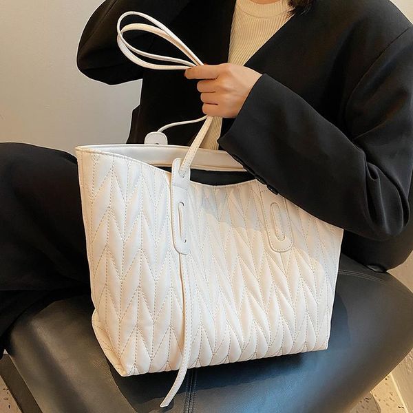 evening bags pu leather high capacity tote 2021 fashion trends women designer big shoulder purses and handbag
evening bags pu leather high capacity tote 2021 fashion trends women designer big shoulder purses and handbag
