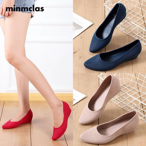 minmclas 2021 plastic women's sandals jelly wedge with shallow mouth non-slip tip flat pvc casual tide rain shoes, Black
minmclas 2021 plastic women's sandals jelly wedge with shallow mouth non-slip tip flat pvc casual tide rain shoes, Black