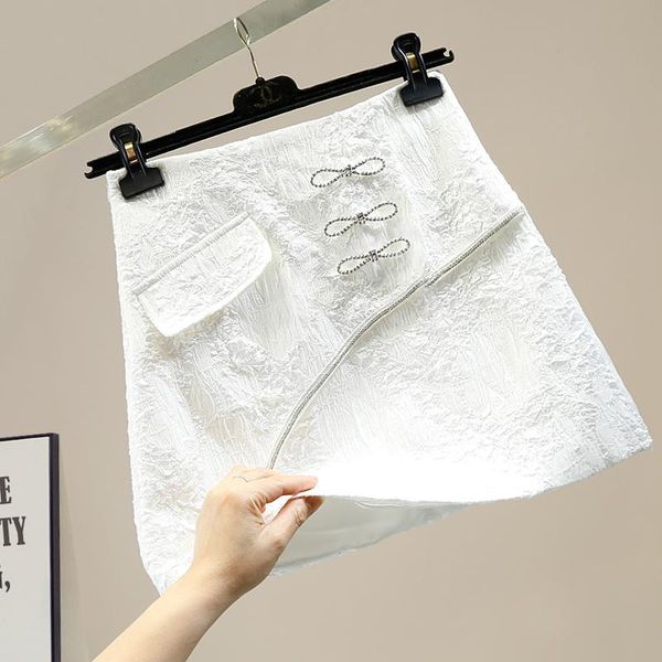 skirts 2021 spring summer mini skirt woman chain diamonds bow decoration a- line female korean high waist short femme, Black
skirts 2021 spring summer mini skirt woman chain diamonds bow decoration a- line female korean high waist short femme, Black