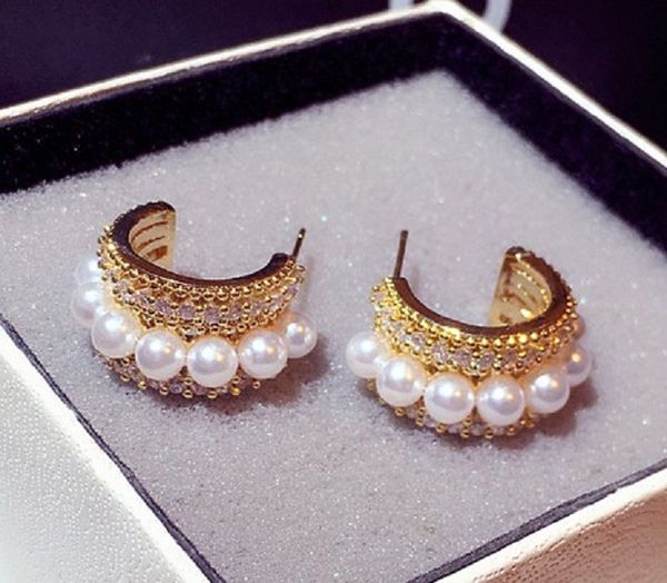 fashion designer half circular geometric pearl stud earrings for women girls with super glittering zircon diamond crystal, Golden;silver
fashion designer half circular geometric pearl stud earrings for women girls with super glittering zircon diamond crystal, Golden;silver