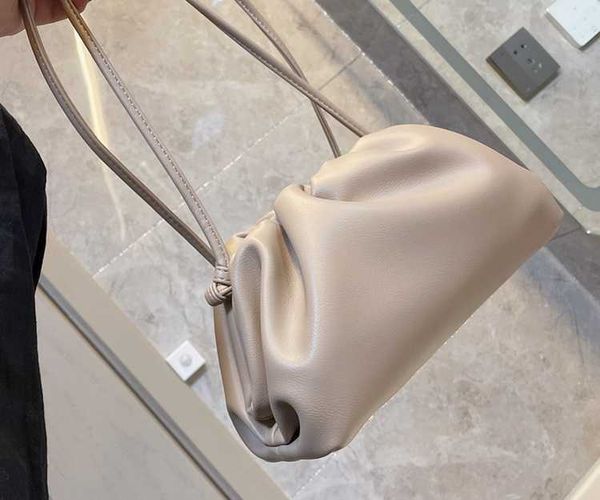bags shoulder 2021 the pouch soft calfskin ladies large clutch genuine leather famous desinger hand women cloud bag
bags shoulder 2021 the pouch soft calfskin ladies large clutch genuine leather famous desinger hand women cloud bag