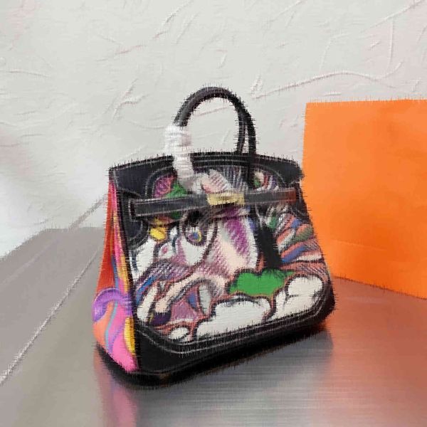 2021 luxury design limited birkin bag leather lady handbag socialite style party tote clash color pattern shoulder package withnb36
2021 luxury design limited birkin bag leather lady handbag socialite style party tote clash color pattern shoulder package withnb36