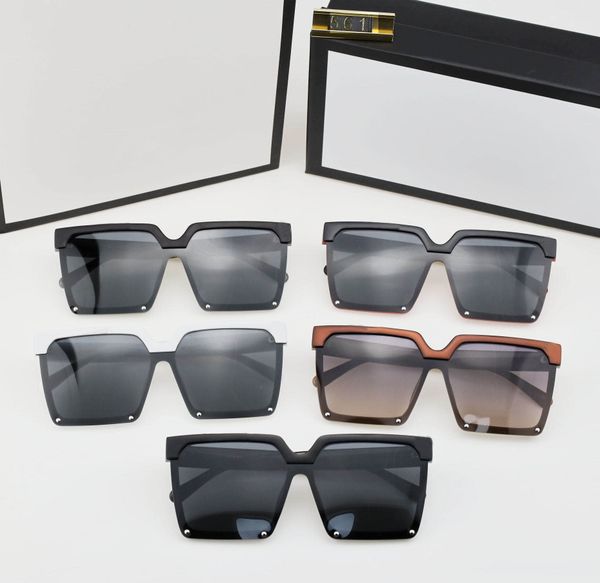 2021 brand design sunglasses women men designer good quality fashion metal oversized vintage female male uv400., White;black
2021 brand design sunglasses women men designer good quality fashion metal oversized vintage female male uv400., White;black