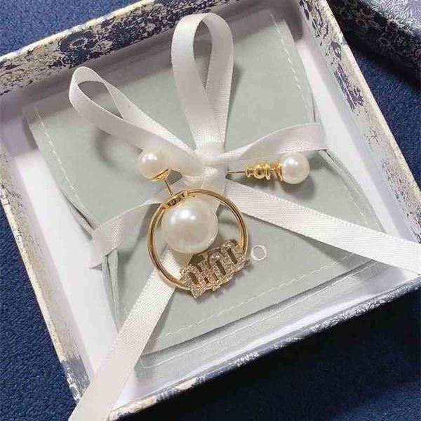 70% off outlet online 2021 asymmetric pearl letter stud material, Golden
70% off outlet online 2021 asymmetric pearl letter stud material, Golden