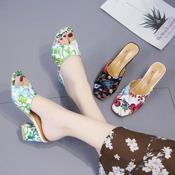 slippers 2021 women thick heel shoes casual outdoor sandy flower bead female slides sapato feminino, Black
slippers 2021 women thick heel shoes casual outdoor sandy flower bead female slides sapato feminino, Black