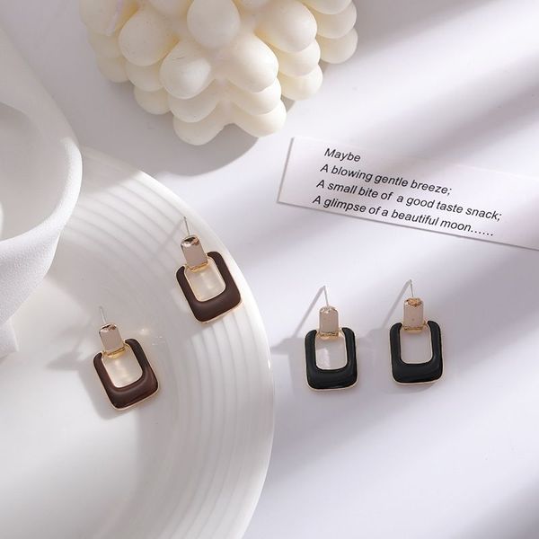 fashion french style studs by 925 silver for women ladies classic geometry earrings in brown & black accent, Golden;silver
fashion french style studs by 925 silver for women ladies classic geometry earrings in brown & black accent, Golden;silver