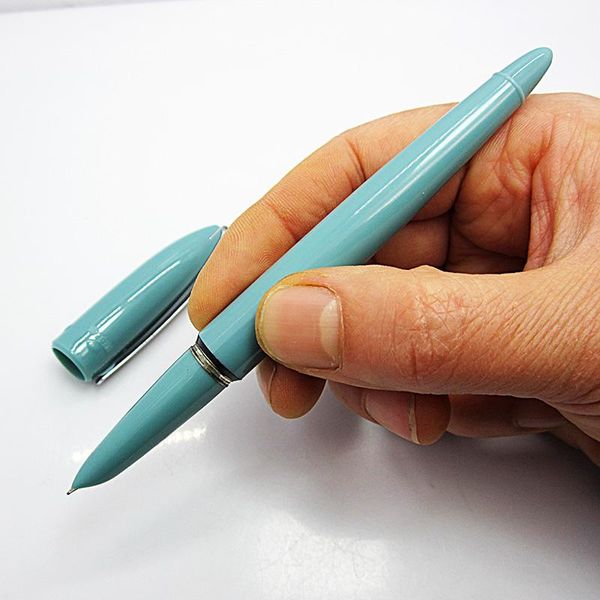 old stock rare vintage hero 237-1 fountain pen fine nib 1997s smooth writing stationery students daily collection 1pcs pens 
old stock rare vintage hero 237-1 fountain pen fine nib 1997s smooth writing stationery students daily collection 1pcs pens