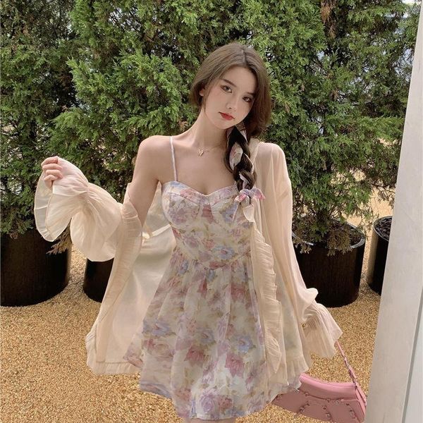 women's suits & blazers set 2021 summer sunscreen cardigan french waist elegant floral suspender dress two-piece, White;black
women's suits & blazers set 2021 summer sunscreen cardigan french waist elegant floral suspender dress two-piece, White;black
