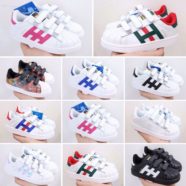 sale skateboarding shoes baby kids superstar female sneakers zapatillas deportivas outdoor, Black 
sale skateboarding shoes baby kids superstar female sneakers zapatillas deportivas outdoor, Black
