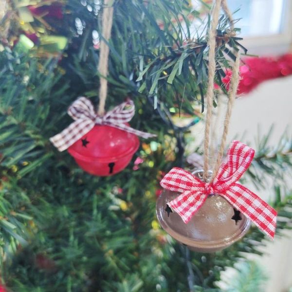 party decoration 1 set christmas bells eye-catching rust-proof metal colorful hanging ornaments home supplies accessories
party decoration 1 set christmas bells eye-catching rust-proof metal colorful hanging ornaments home supplies accessories