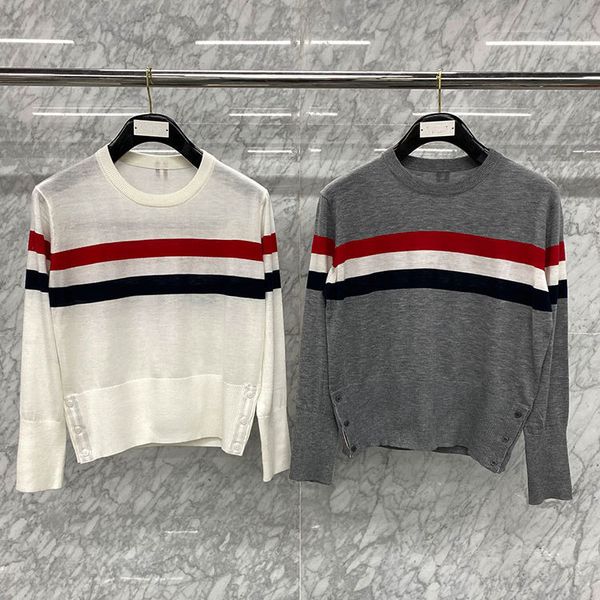 2021 spring summer new tb chest horizontal tricolor stripe round neck thin sweater for men and women, White
2021 spring summer new tb chest horizontal tricolor stripe round neck thin sweater for men and women, White