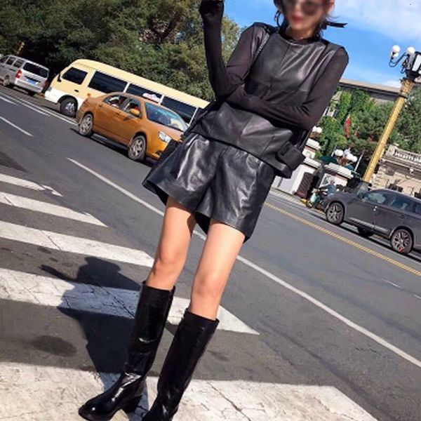 women's sheep vest cut wide sweater sleeveless autumn short leather jacket, Black;white
women's sheep vest cut wide sweater sleeveless autumn short leather jacket, Black;white