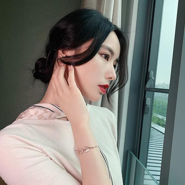 bangle v-292 three butterfly adjustable bracelet korean temperament simple net red fashion trend jewelry women, Black
bangle v-292 three butterfly adjustable bracelet korean temperament simple net red fashion trend jewelry women, Black