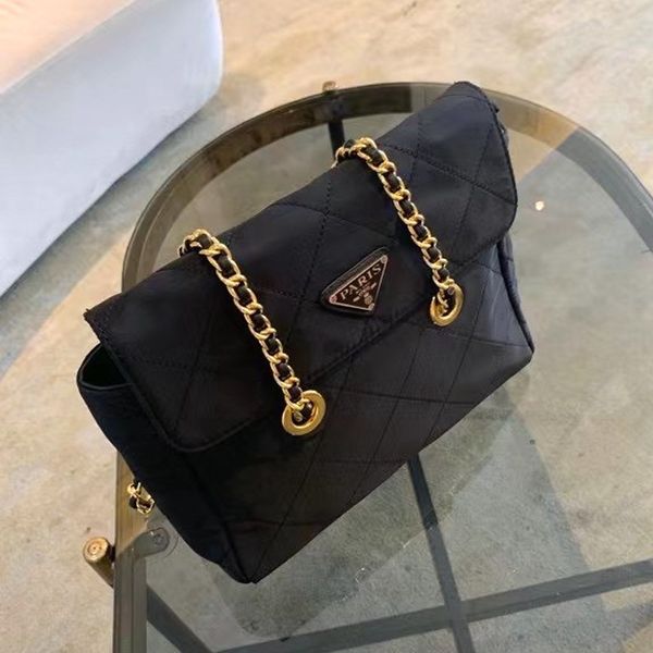 luxury handbags and storage p family's new nylon parachute vintage medieval chain wandering single shoulder messenger flap women's
luxury handbags and storage p family's new nylon parachute vintage medieval chain wandering single shoulder messenger flap women's
