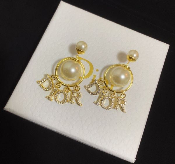2021 luxury designer jewelry 2021 new 925 silver needle brass letters with pearl earrings in front and back
2021 luxury designer jewelry 2021 new 925 silver needle brass letters with pearl earrings in front and back