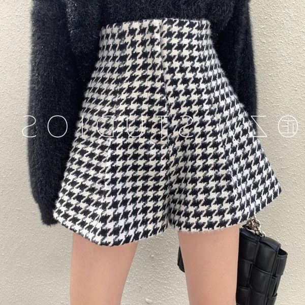 laides retro zipper houndstooth women shorts wide leg wool autumn and winter high waist plaid bottoms, White;black
laides retro zipper houndstooth women shorts wide leg wool autumn and winter high waist plaid bottoms, White;black