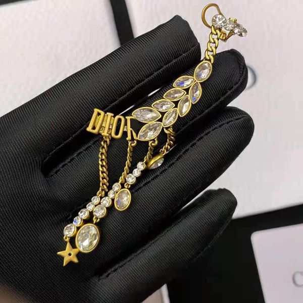 design jewelry letter classic diamond inlaid pearl 925 silver pin earrings for round face girl slim earrings, Golden
design jewelry letter classic diamond inlaid pearl 925 silver pin earrings for round face girl slim earrings, Golden