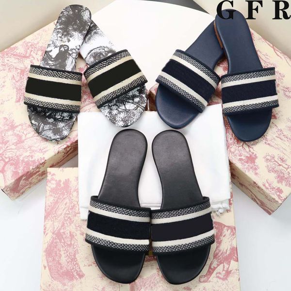 2021 designer leather ladies sandals summer flat slipper fashion beach woman big head slipper rainbow letters slippers 01, Black
2021 designer leather ladies sandals summer flat slipper fashion beach woman big head slipper rainbow letters slippers 01, Black