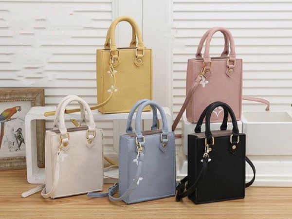 mini tote bags printed 2022 tide han edition fashion leisure bag lady worn small package
mini tote bags printed 2022 tide han edition fashion leisure bag lady worn small package