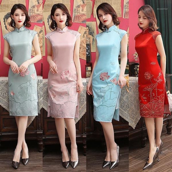 ethnic clothing cheongsam - women's silk embroidered dress, retro style, fashion, large, classic, modern, Red
ethnic clothing cheongsam - women's silk embroidered dress, retro style, fashion, large, classic, modern, Red