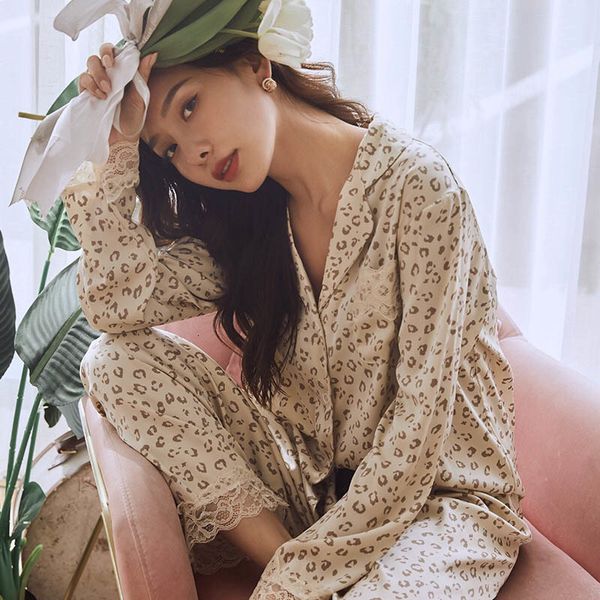 women's sleepwear autumn thin ice-silk simulation silk long-sleeve pants women lace leopard print turn-down collar pajama, Black;red
women's sleepwear autumn thin ice-silk simulation silk long-sleeve pants women lace leopard print turn-down collar pajama, Black;red
