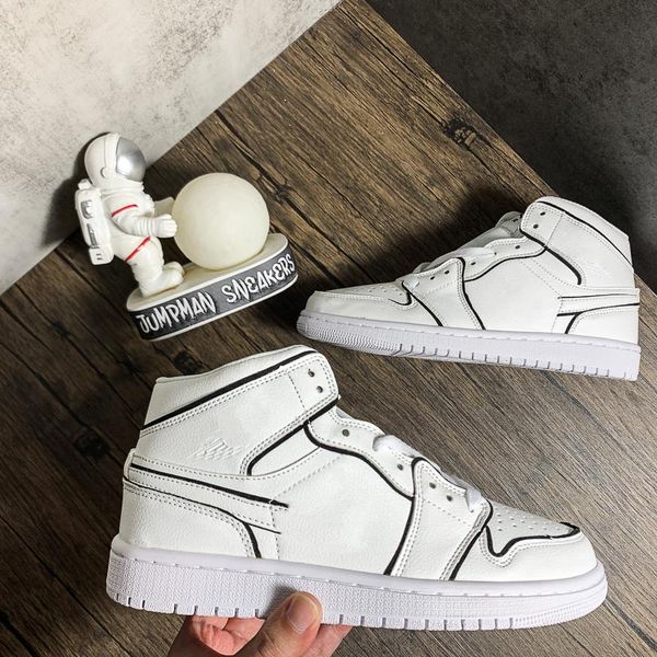 sport jumpman 1 basketball shoes retro sneakers blue white black hyper royal fragment toe red dutch green dark mocha court purple chicago
sport jumpman 1 basketball shoes retro sneakers blue white black hyper royal fragment toe red dutch green dark mocha court purple chicago
